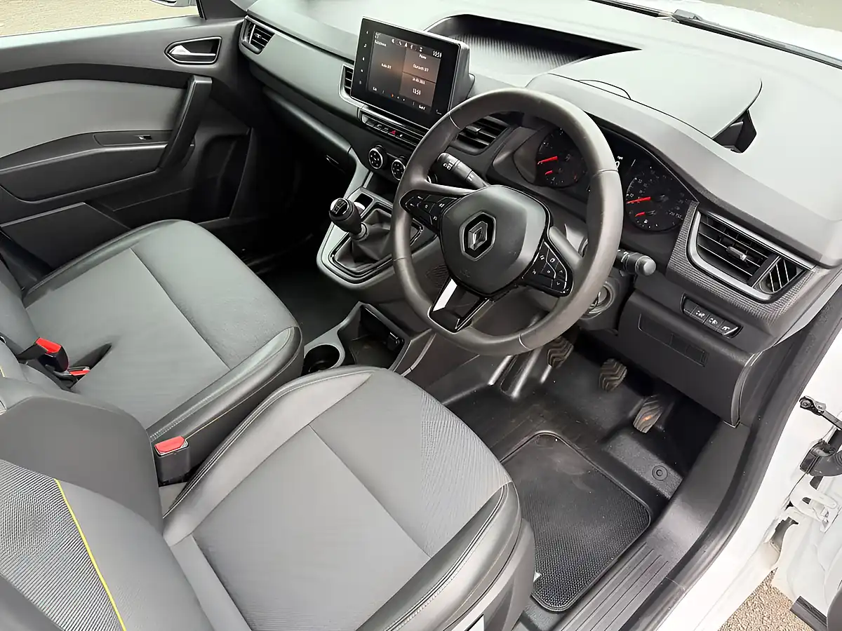 Used 2024 Renault Kangoo Advance White - Interior and Exterior details 3