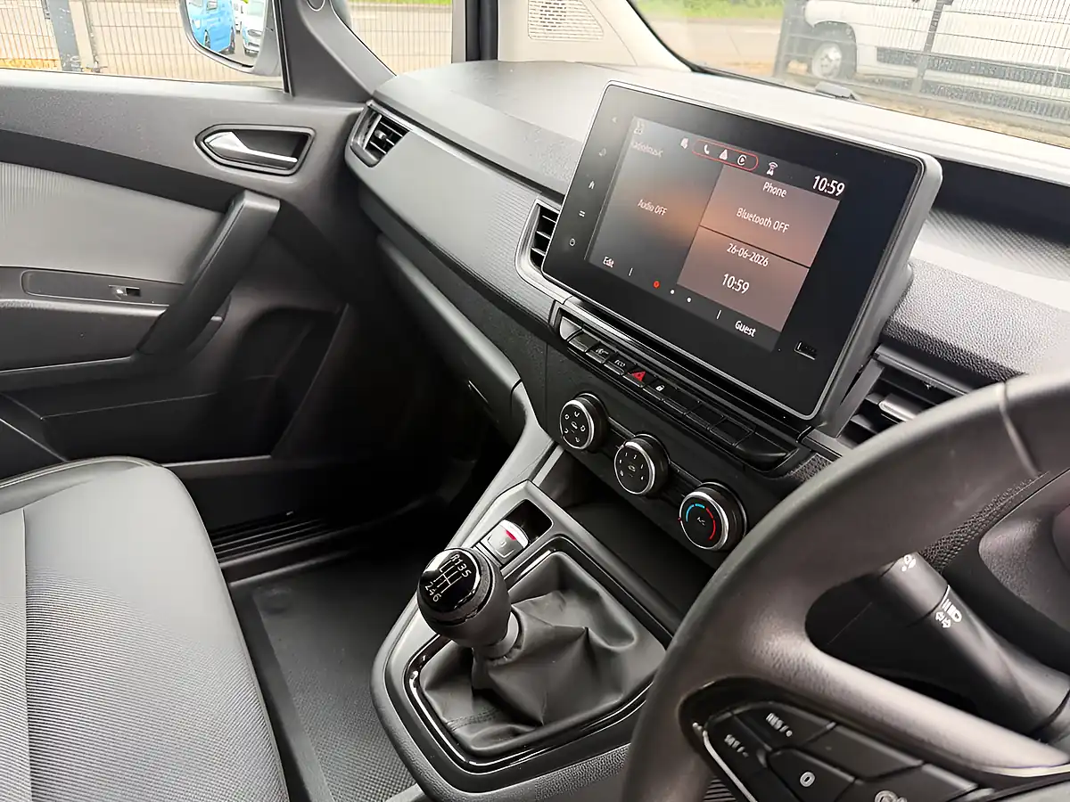 Used 2024 Renault Kangoo Advance White - Interior and Exterior details 6