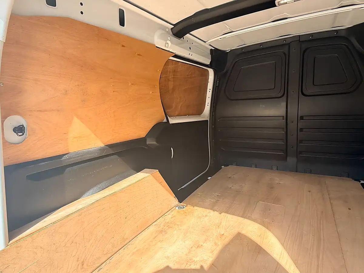 Used 2024 Renault Kangoo Advance White - Interior and Exterior details 11