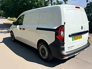 Used 2024 Renault Kangoo Advance White - Interior and Exterior details 13