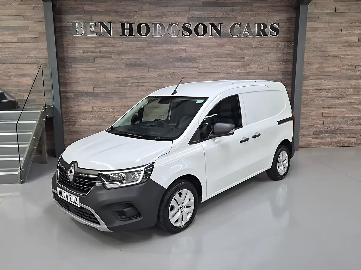 Used 2024 Renault Kangoo Advance White - Front View
