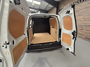 Used 2024 Renault Kangoo Advance White - Interior and Exterior details 11
