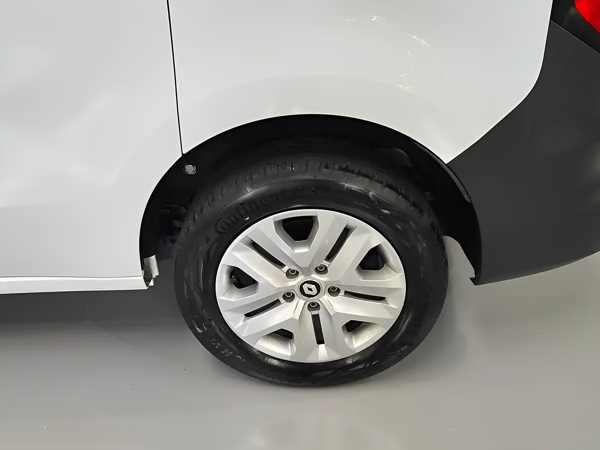Used 2024 Renault Kangoo Advance White - Interior and Exterior details 12