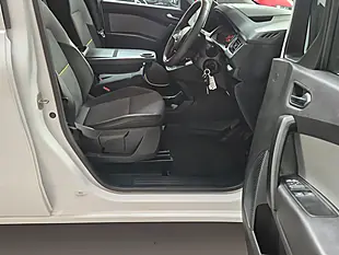 Used 2024 Renault Kangoo Advance White - Interior and Exterior details 14