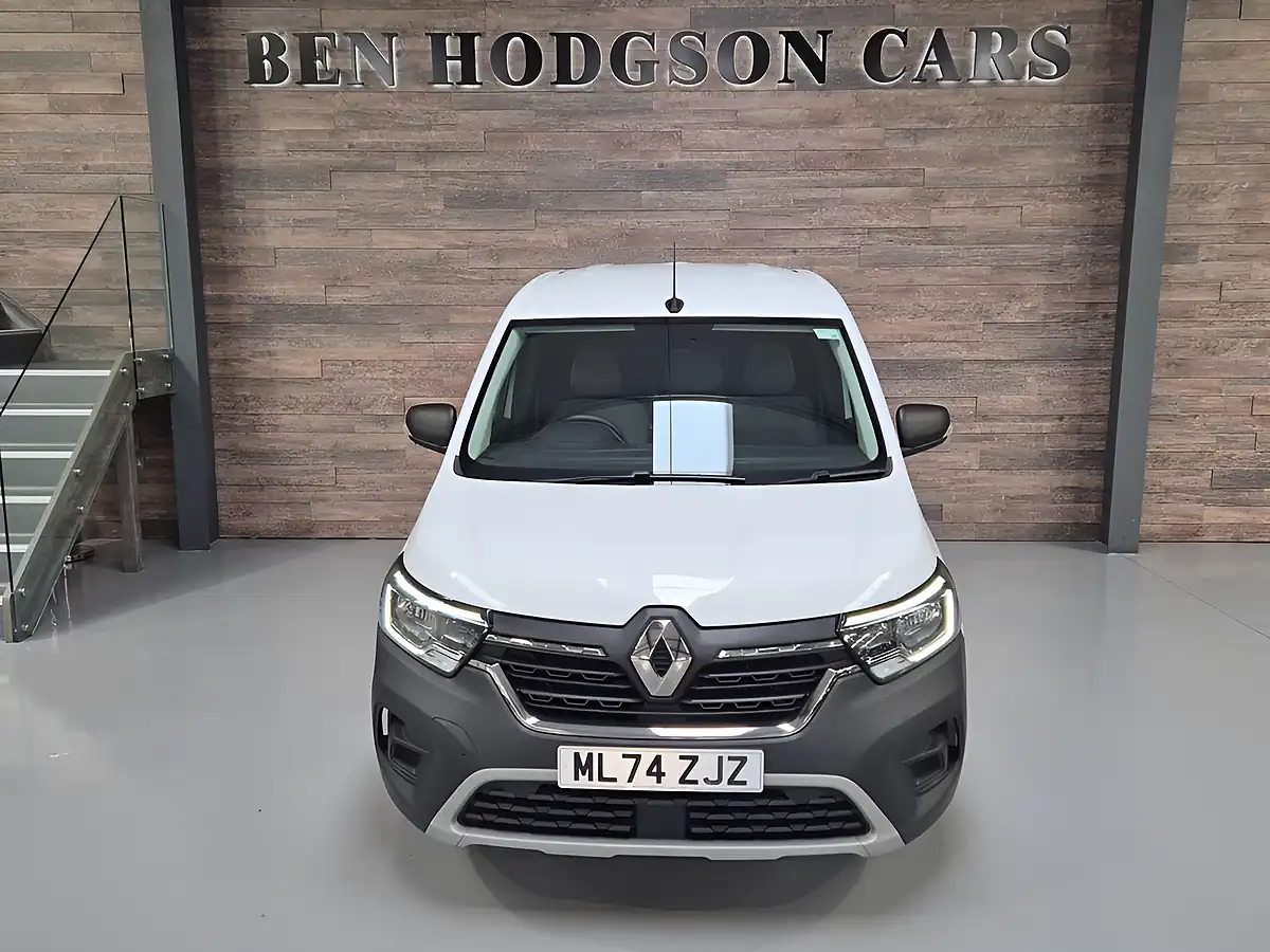 Used 2024 Renault Kangoo Advance White - Interior and Exterior details 2