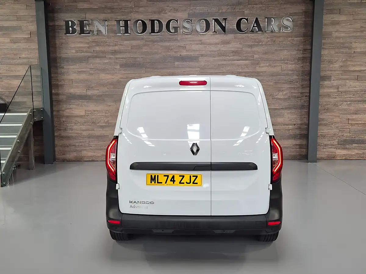 Used 2024 Renault Kangoo Advance White - Interior and Exterior details 6