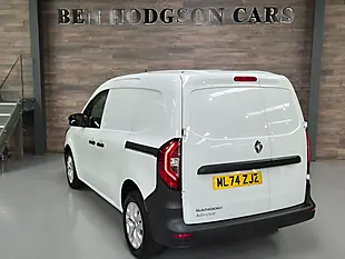Used 2024 Renault Kangoo Advance White - Interior and Exterior details 7