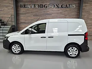 Used 2024 Renault Kangoo Advance White - Interior and Exterior details 8