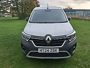 Used 2024 Renault Kangoo Advance White - Interior and Exterior details 8