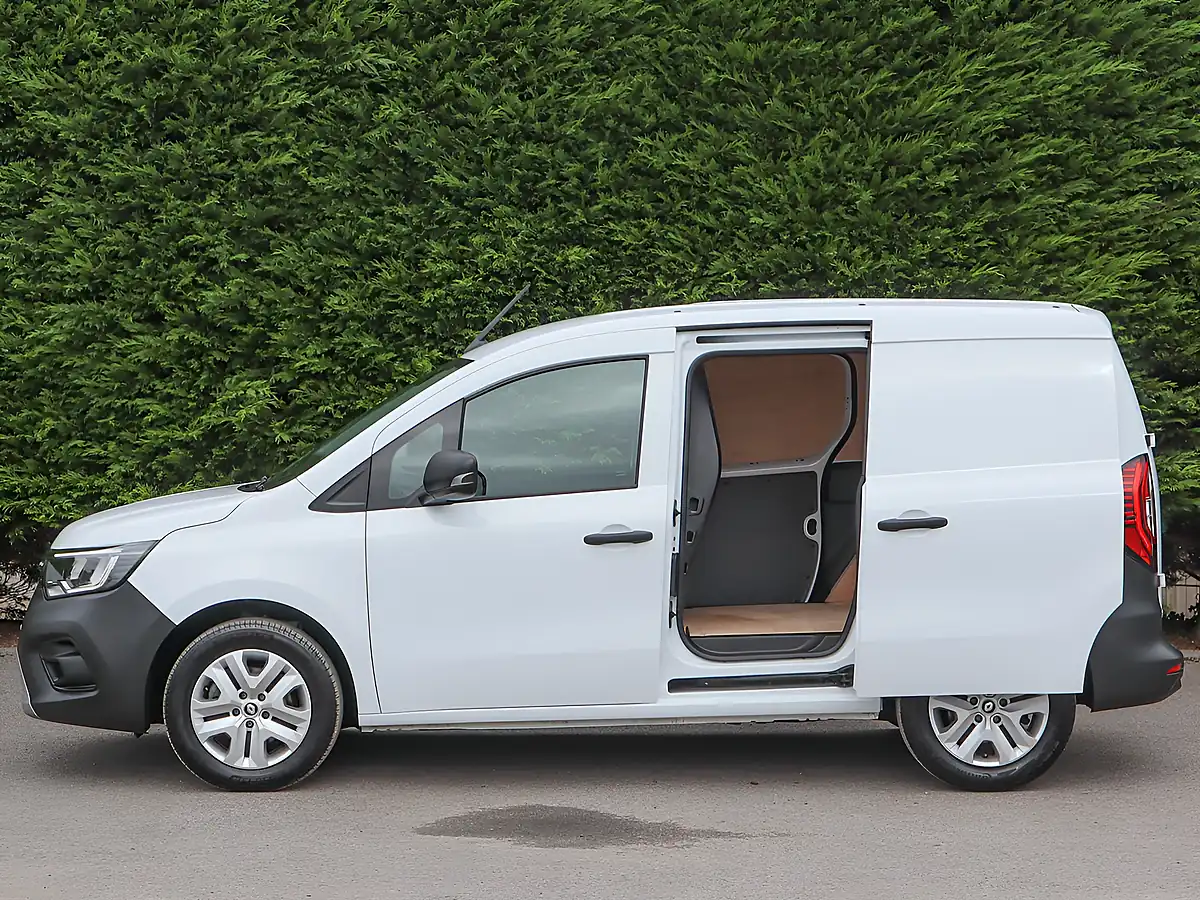 Used 2024 Renault Kangoo Energy ML19 Advance White - Interior and Exterior details 14