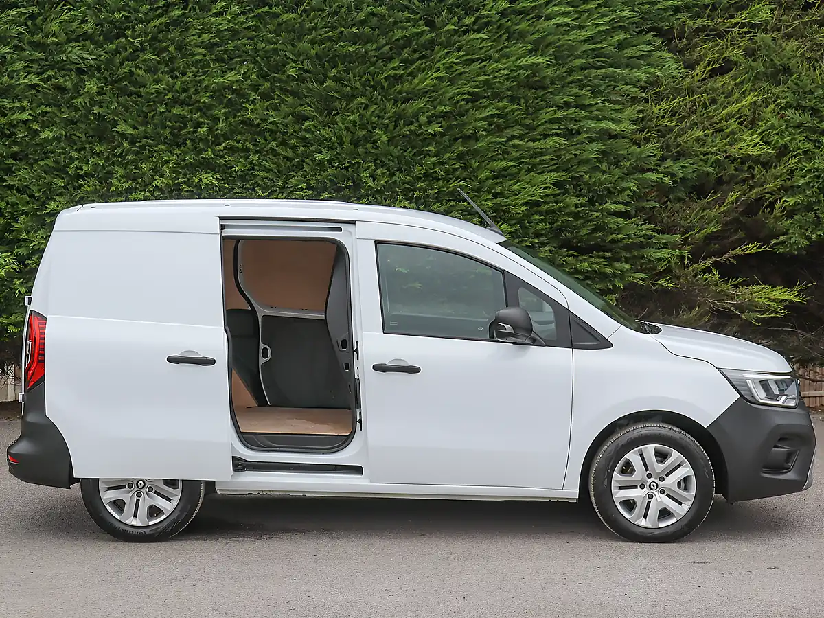 Used 2024 Renault Kangoo Energy ML19 Advance White - Interior and Exterior details 6