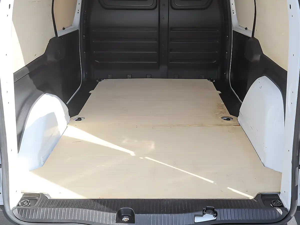 Used 2024 Renault Kangoo Maxi Advance Mineral White - Interior and Exterior details 10