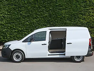 Used 2024 Renault Kangoo Maxi Advance Mineral White - Interior and Exterior details 11