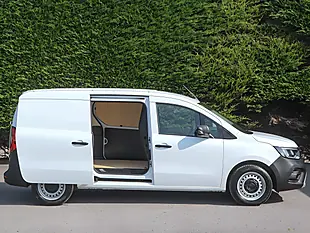 Used 2024 Renault Kangoo Maxi Advance Mineral White - Interior and Exterior details 6