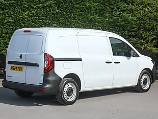 Used 2024 Renault Kangoo Maxi Advance Mineral White - Interior and Exterior details 8
