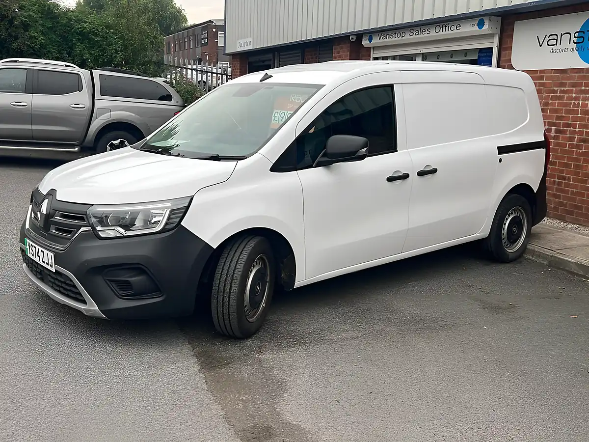 Used 2024 Renault Kangoo Maxi White - Interior and Exterior details 2