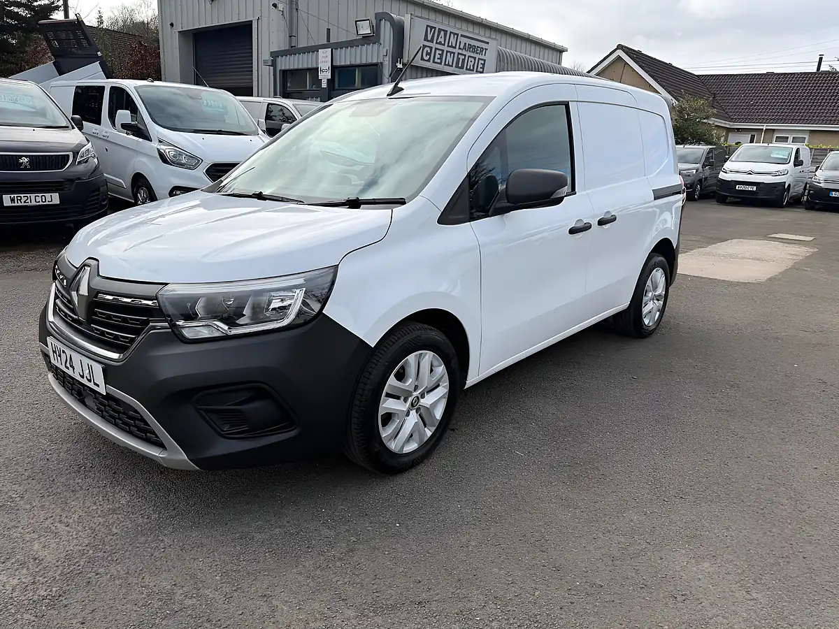 Used 2024 Renault Kangoo ML19 Advance White - Interior and Exterior details 14
