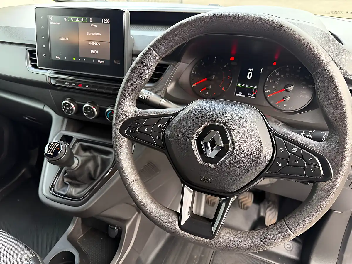 Used 2024 Renault Kangoo ML19 Advance White - Interior and Exterior details 4