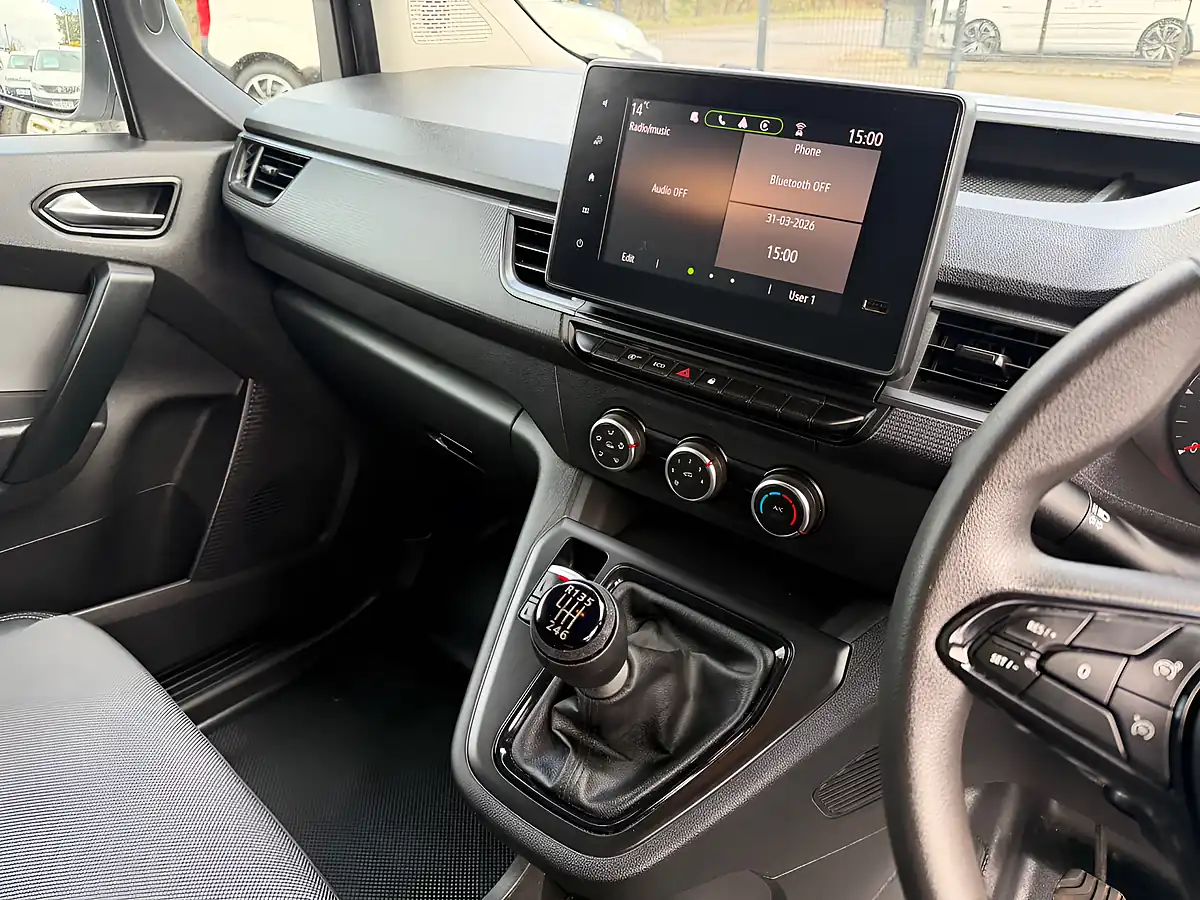 Used 2024 Renault Kangoo ML19 Advance White - Interior and Exterior details 9