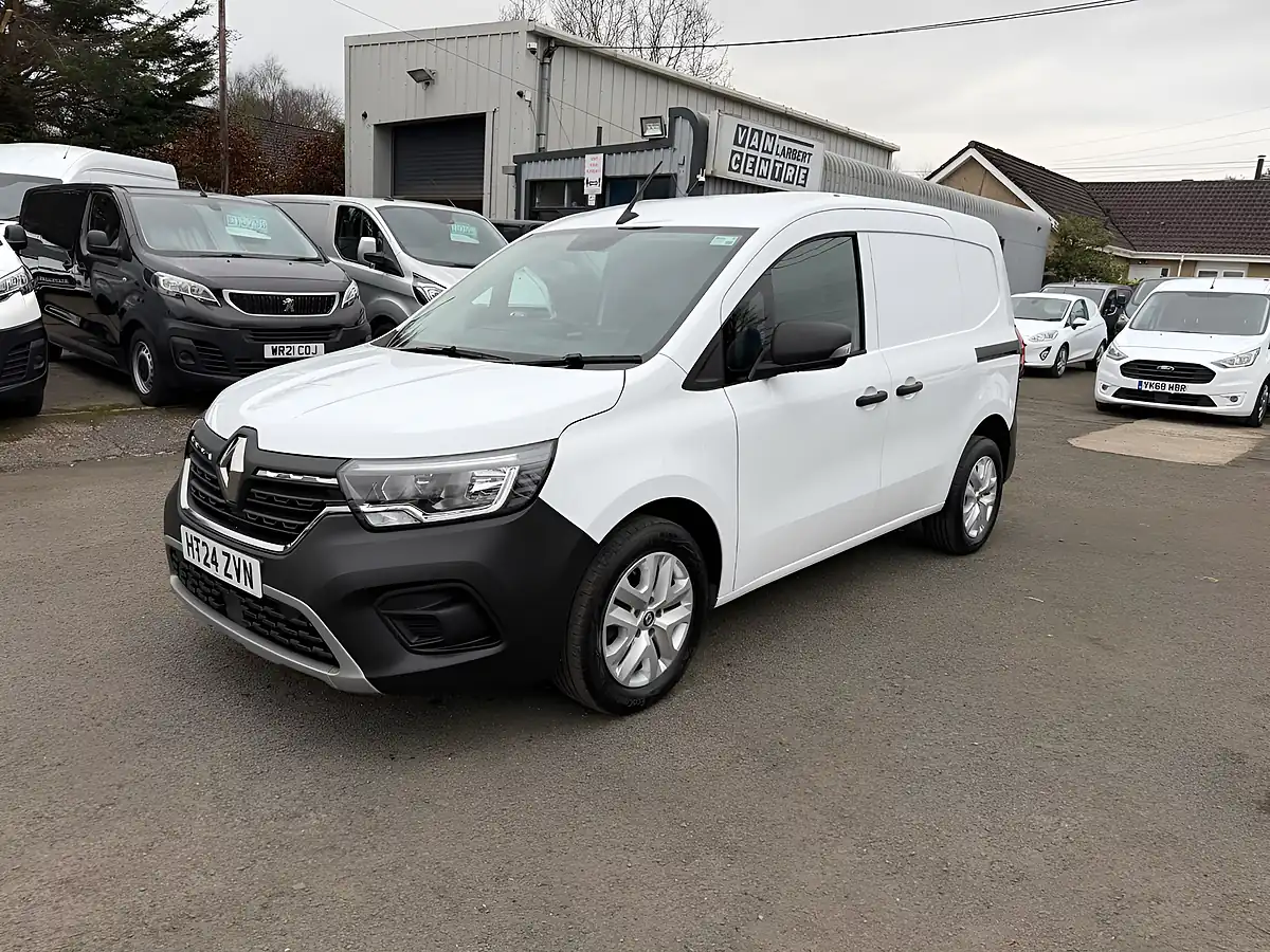 Used 2024 Renault Kangoo ML19 Advance White - Front View