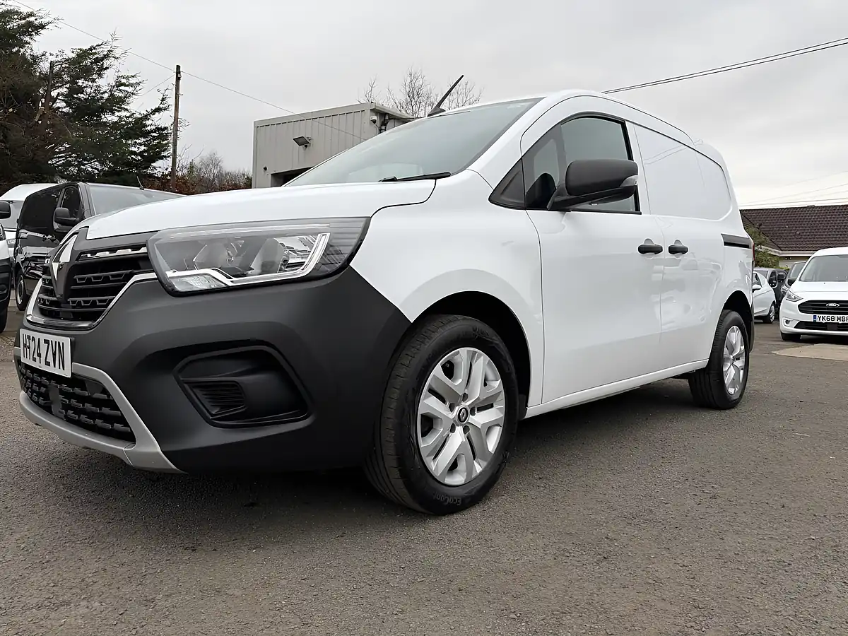 Used 2024 Renault Kangoo ML19 Advance White - Interior and Exterior details 13