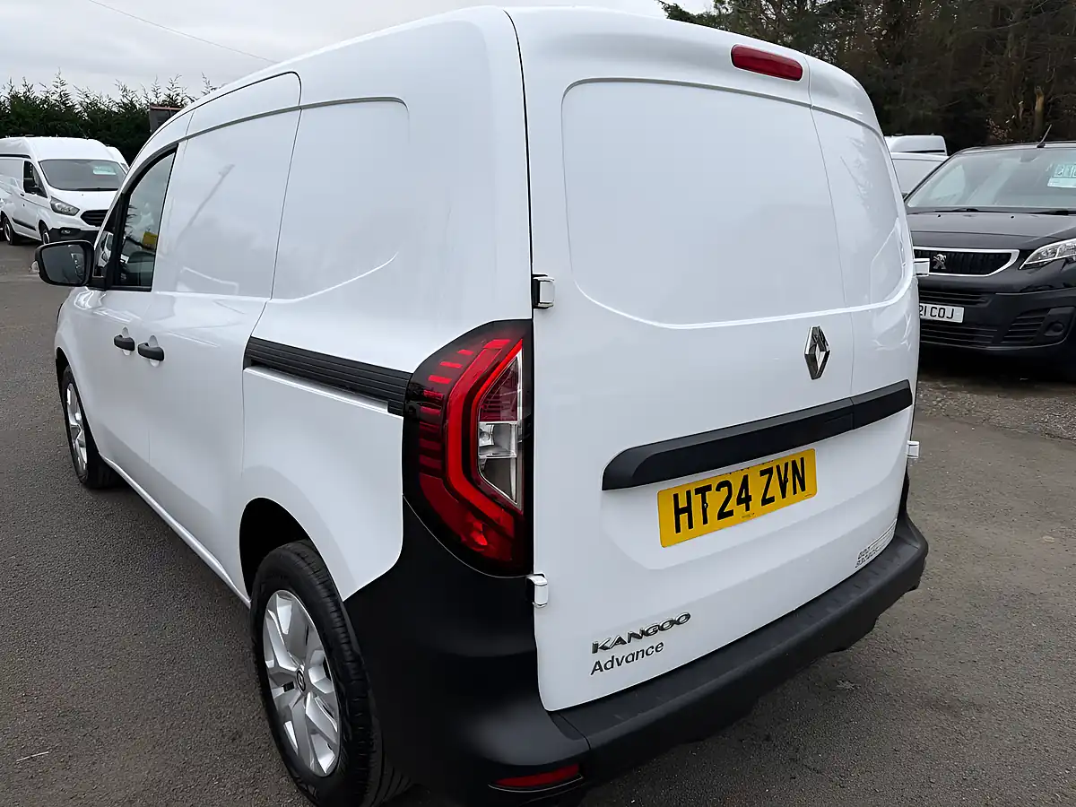 Used 2024 Renault Kangoo ML19 Advance White - Interior and Exterior details 20
