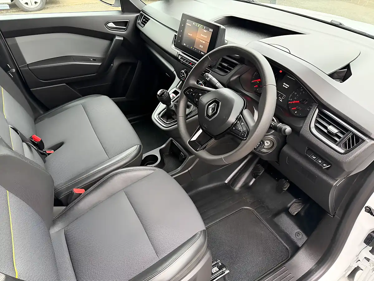 Used 2024 Renault Kangoo ML19 Advance White - Interior and Exterior details 3