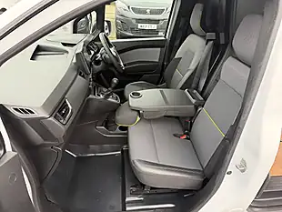 Used 2024 Renault Kangoo ML19 Advance White - Interior and Exterior details 8