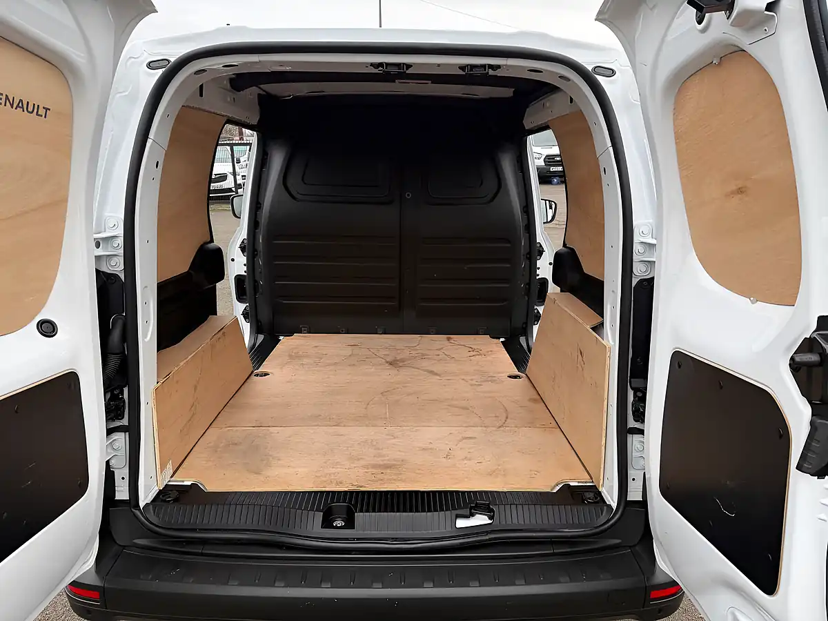 Used 2024 Renault Kangoo ML19 Advance White - Interior and Exterior details 9
