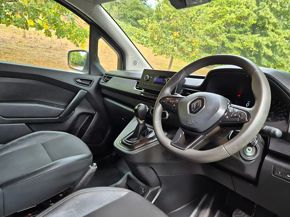Used 2024 Renault Kangoo ML19 Start Panel Van White - Interior and Exterior details 11