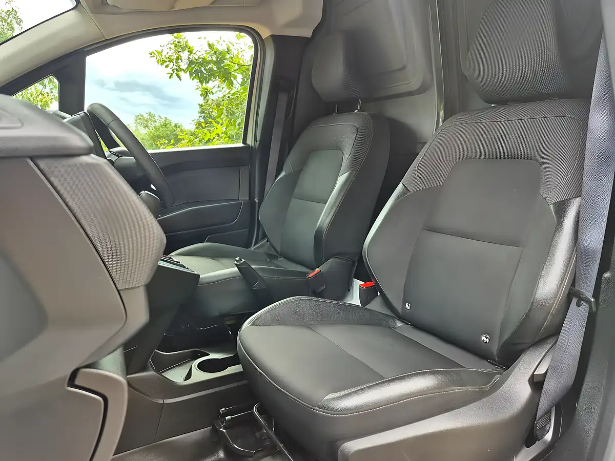 Used 2024 Renault Kangoo ML19 Start Panel Van White - Interior and Exterior details 12