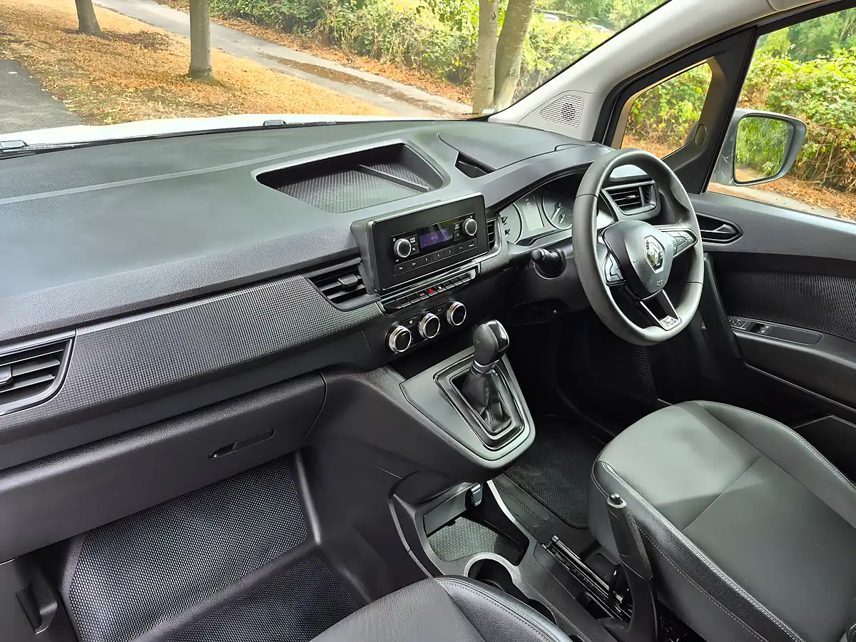 Used 2024 Renault Kangoo ML19 Start Panel Van White - Interior and Exterior details 13