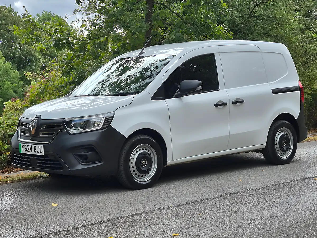 Used 2024 Renault Kangoo ML19 Start Panel Van White - Interior and Exterior details 2