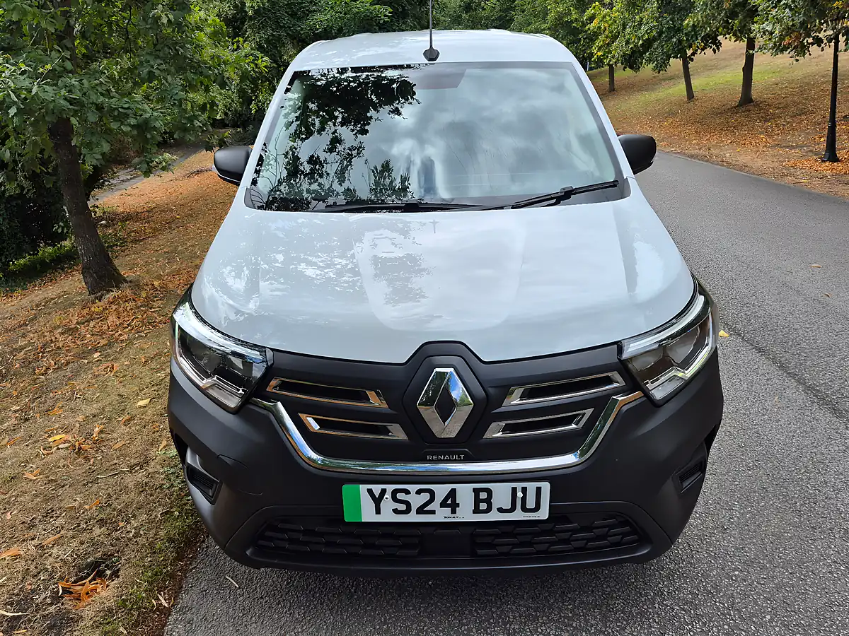 Used 2024 Renault Kangoo ML19 Start Panel Van White - Interior and Exterior details 3