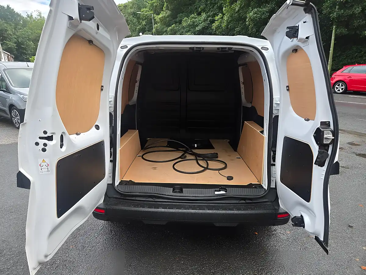 Used 2024 Renault Kangoo ML19 Start Van Auto White - Interior and Exterior details 11