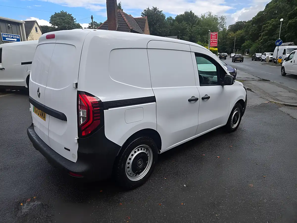 Used 2024 Renault Kangoo ML19 Start Van Auto White - Interior and Exterior details 12
