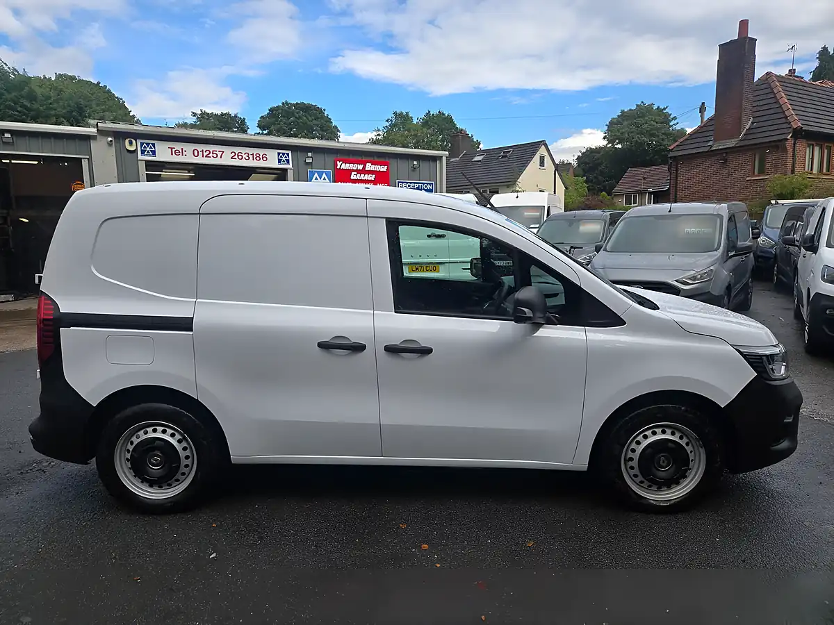 Used 2024 Renault Kangoo ML19 Start Van Auto White - Interior and Exterior details 13