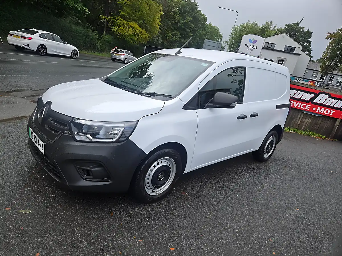 Used 2024 Renault Kangoo ML19 Start Van Auto White - Interior and Exterior details 3