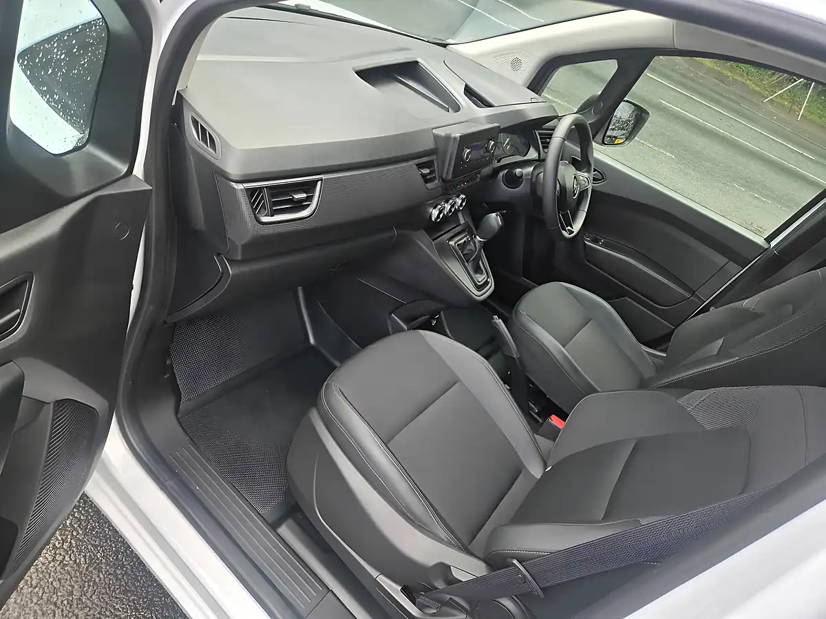 Used 2024 Renault Kangoo ML19 Start Van Auto White - Interior and Exterior details 5