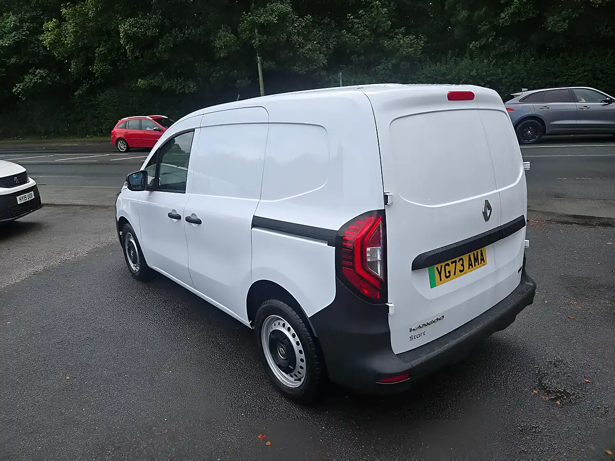 Used 2024 Renault Kangoo ML19 Start Van Auto White - Interior and Exterior details 9