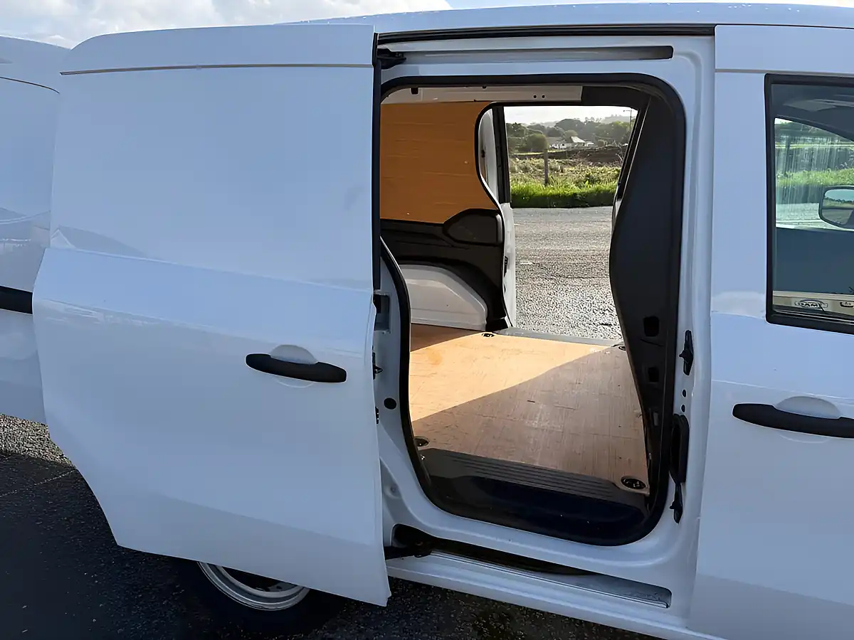 Used 2024 Renault Kangoo Start White - Interior and Exterior details 12