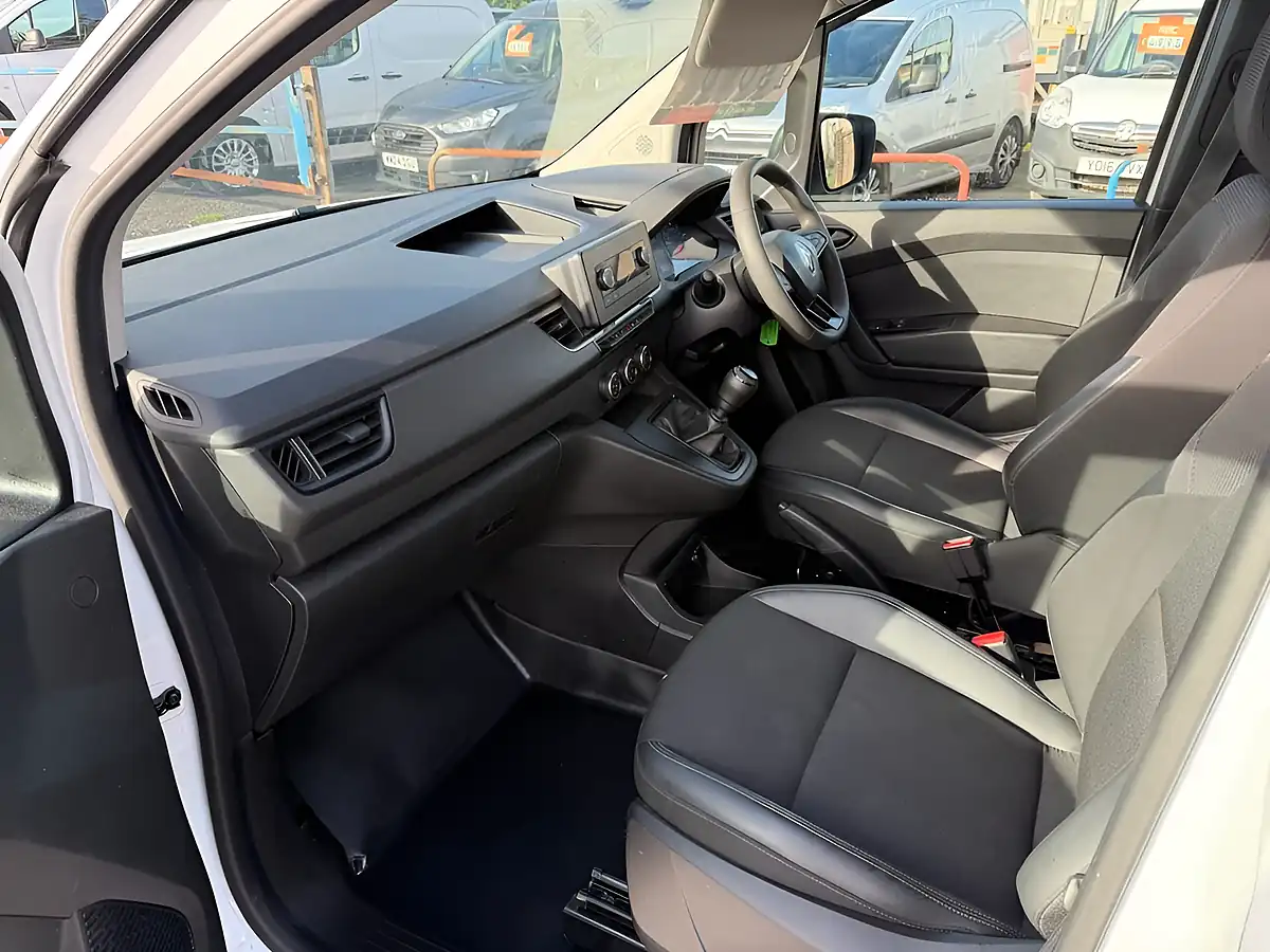 Used 2024 Renault Kangoo Start White - Interior and Exterior details 14