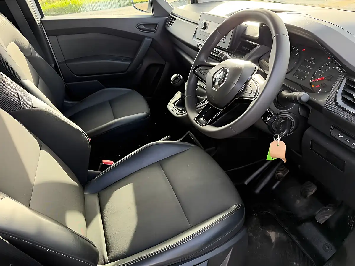 Used 2024 Renault Kangoo Start White - Interior and Exterior details 16