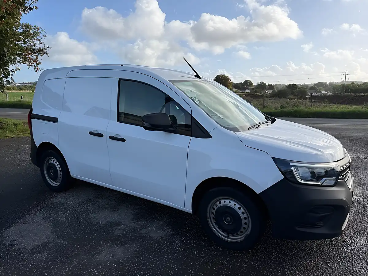 Used 2024 Renault Kangoo Start White - Interior and Exterior details 2