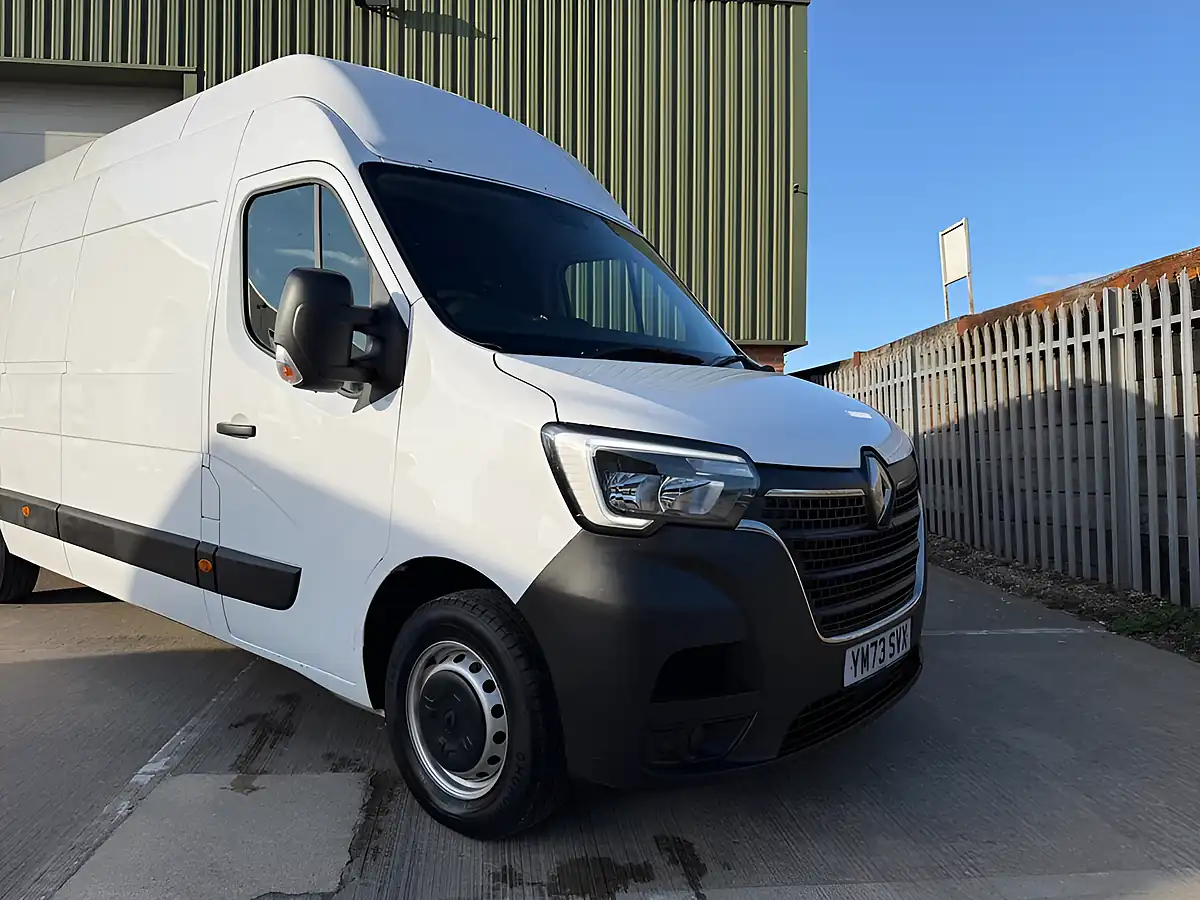 Used 2024 Renault Master Energy 35 Start White - Interior and Exterior details 18