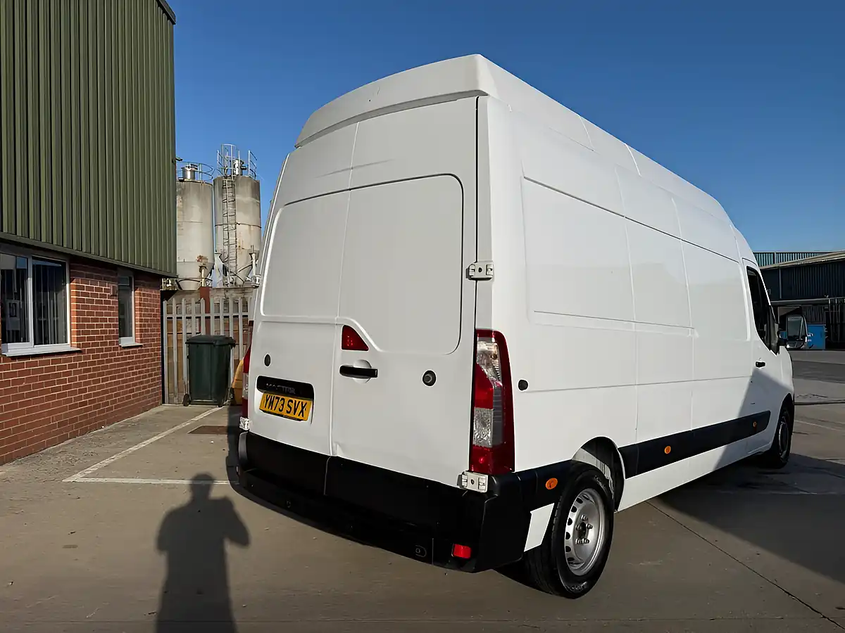 Used 2024 Renault Master Energy 35 Start White - Interior and Exterior details 19