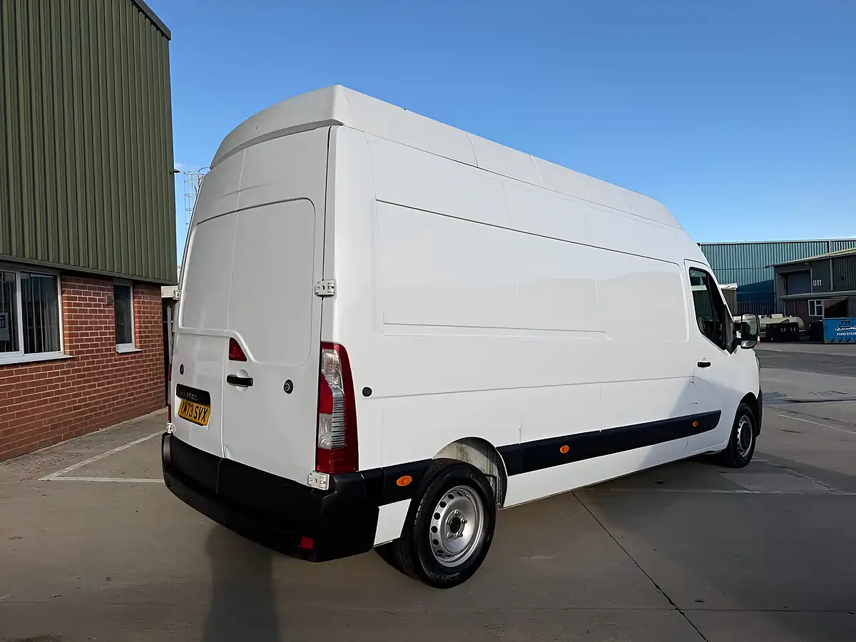 Used 2024 Renault Master Energy 35 Start White - Interior and Exterior details 2