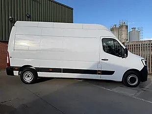 Used 2024 Renault Master Energy 35 Start White - Interior and Exterior details 7