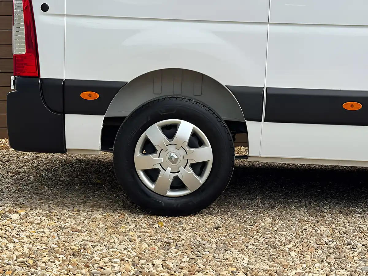 Used 2024 Renault Master LM35 Advance Blue White - Interior and Exterior details 11