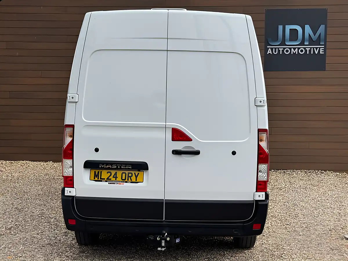Used 2024 Renault Master LM35 Advance Blue White - Interior and Exterior details 4